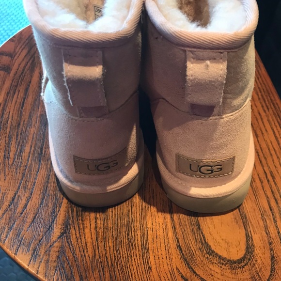 UGGS CLASSIC MINI 2 Size 9 - Picture 3 of 7